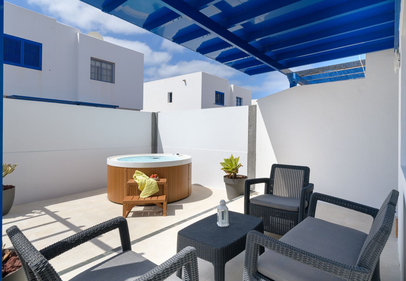 Casa adosada en Playa Blanca - Casa O Náutico Laxe