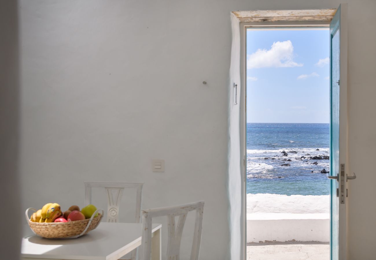 Apartment in Punta Mujeres - Casa el Alto: Lava