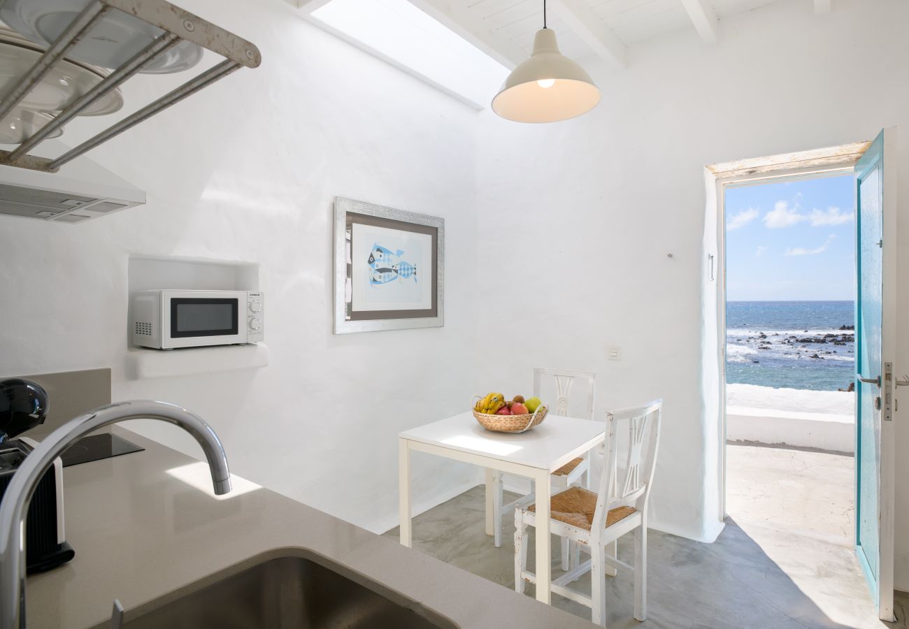 Apartment in Punta Mujeres - Casa el Alto: Lava