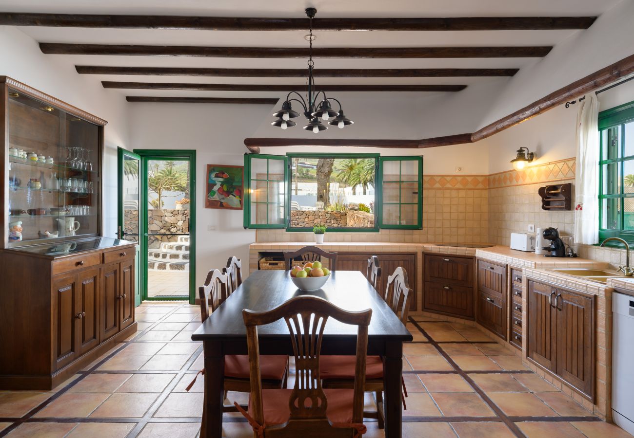 House in Haría - Casa Crisana